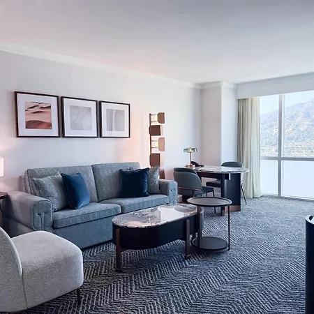 Embassy Suites Los Angeles Glendale-2
